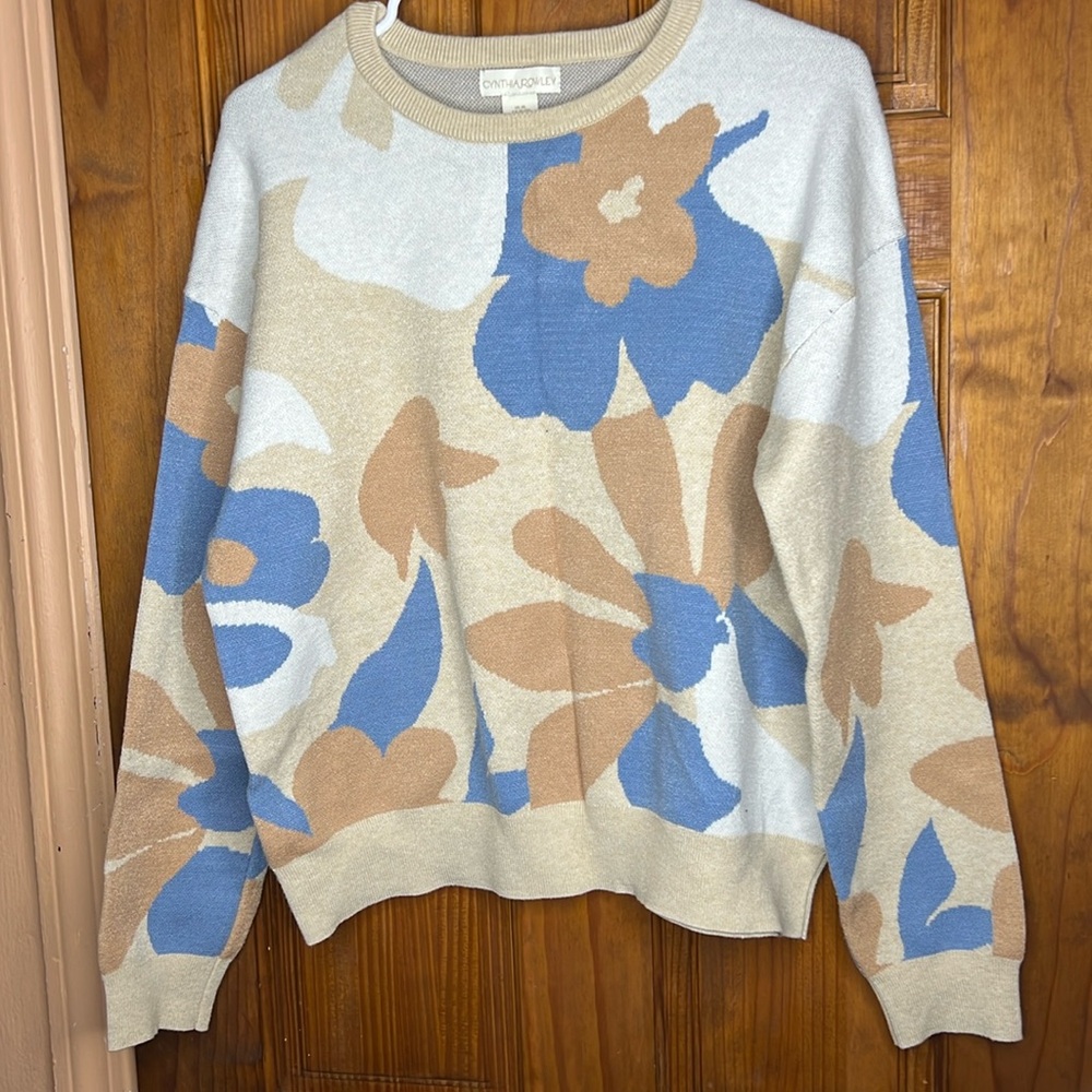Crewneck sweater